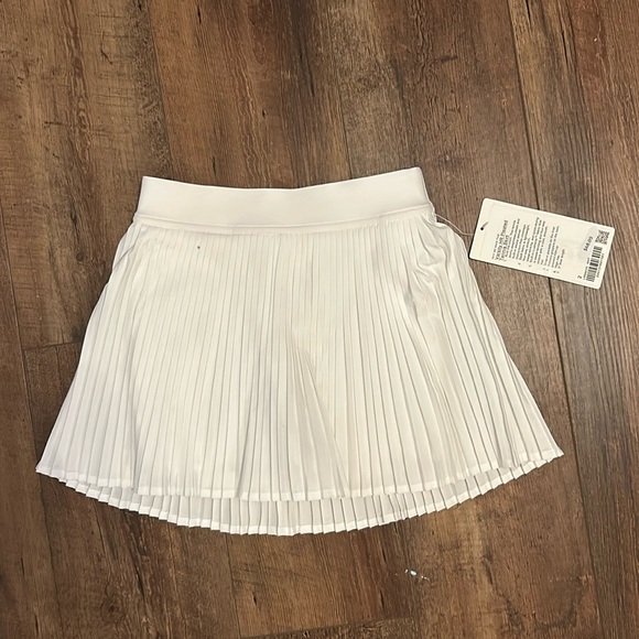 Lululemon skirt - Picture 3 of 5